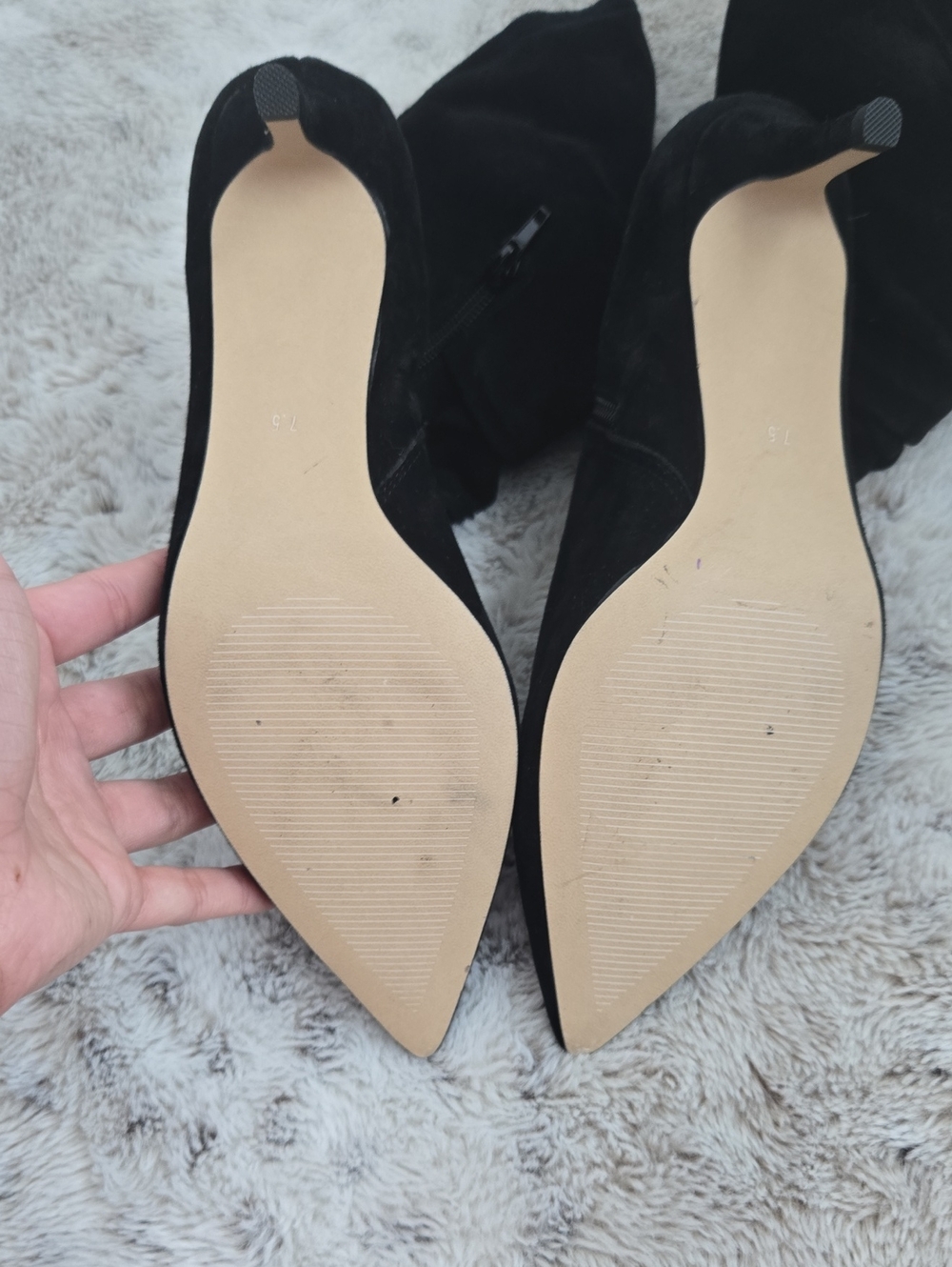 Neiman Marcus velvet shoes heeled - Picture 6 of 7